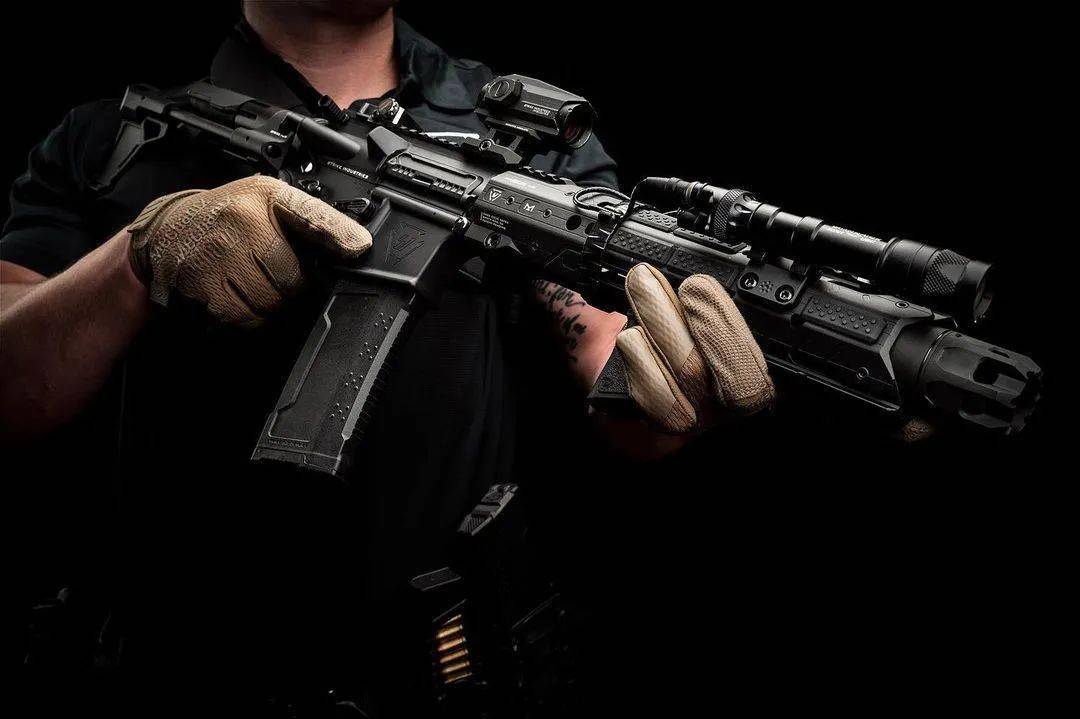 枪圈设计大师搭载了strike工业配件的枪械美图欣赏