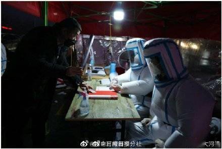 河南为医护人员提供加热版防护服，河南的大白们感受高科技变装