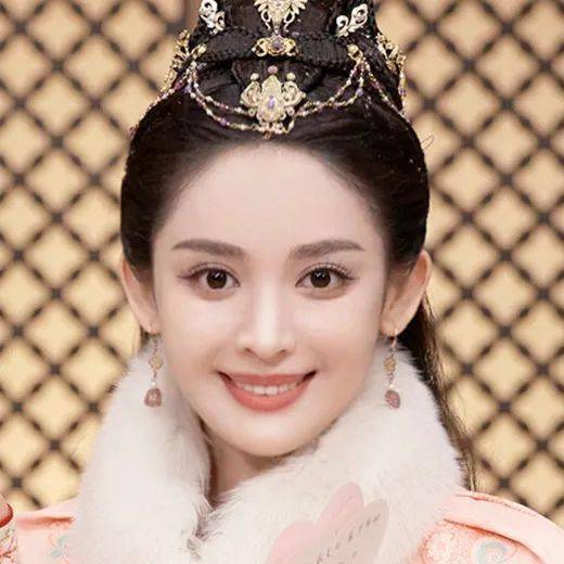 眼睛|有效笑容如何诞生？年夜饭别再尬笑 娜扎教你正确用脸