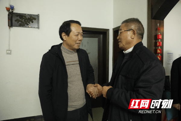 江华段贵建带队开展春节送温暖活动