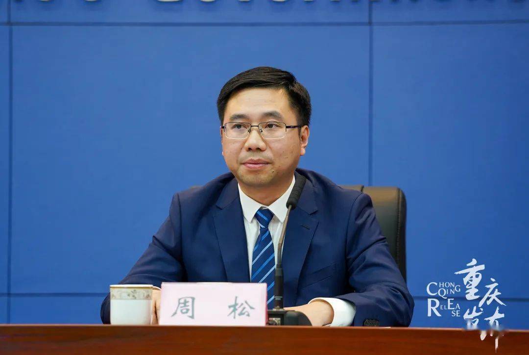 周松介绍相关情况 吴汪洋 摄①倡导人员尽量减少聚集引导村民不办无事