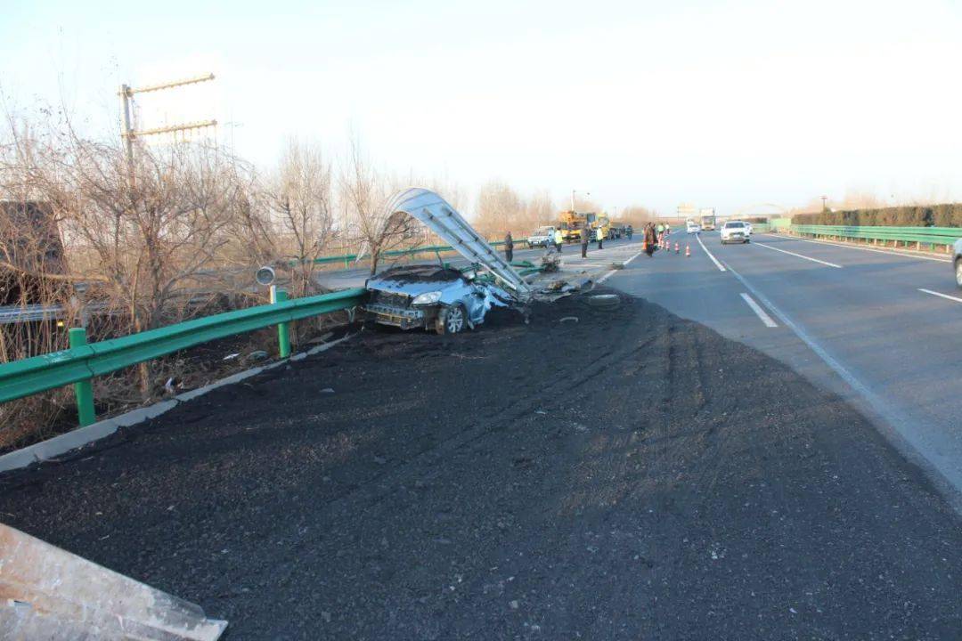 2人死亡2人受伤唐山某高速路段发生重大交通事故