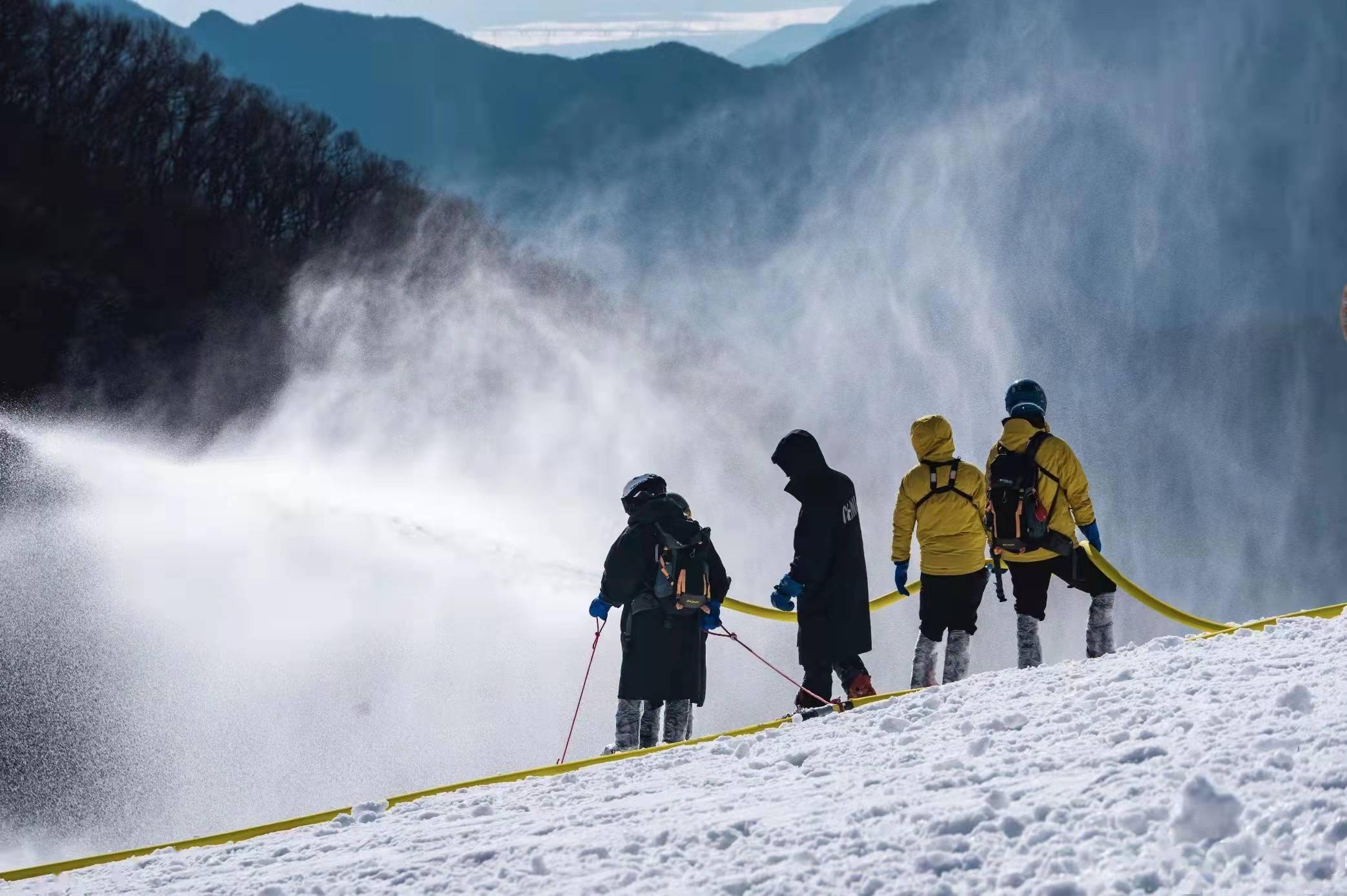 冰状雪|静待各国健儿显身手！国家高山滑雪中心高山场地交付竞赛团队