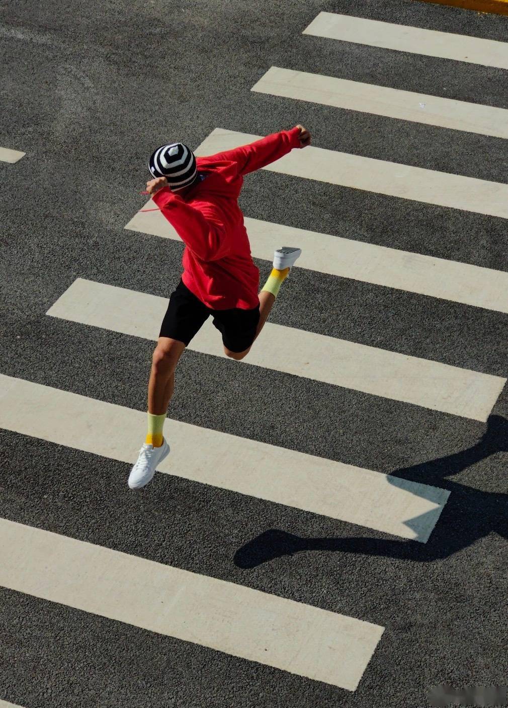 原色|一加详解与哈苏合作的内容：硬件模组原色标定，色彩风格控制困难