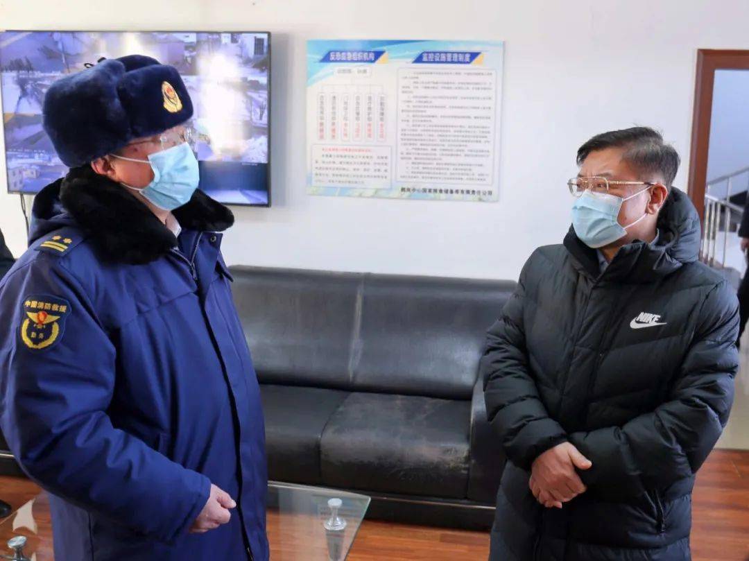 你好火焰蓝丨鹤岗市委副书记市长王兴柱带队开展春节前消防安全检查