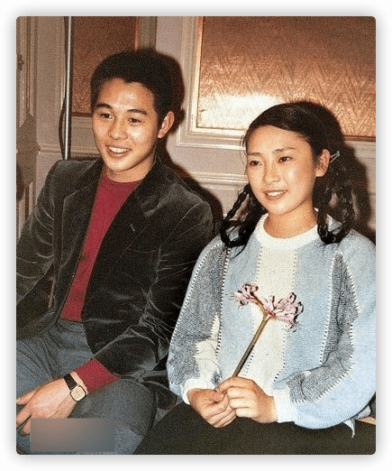 宫雪花怒斥李连杰曝黄秋燕离婚后穷困潦倒想看女儿买不起机票