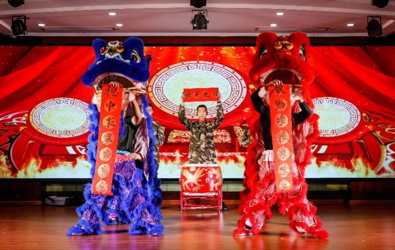 福虎迎新春！武警中山支队开展迎新春文艺晚会