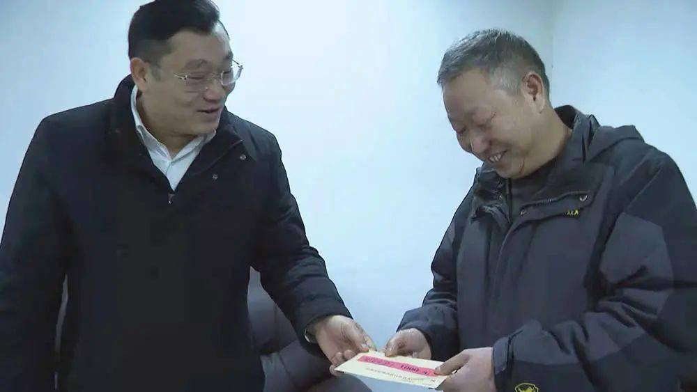 吴廷友开展春节前走访慰问活动_生活_发展_贡献