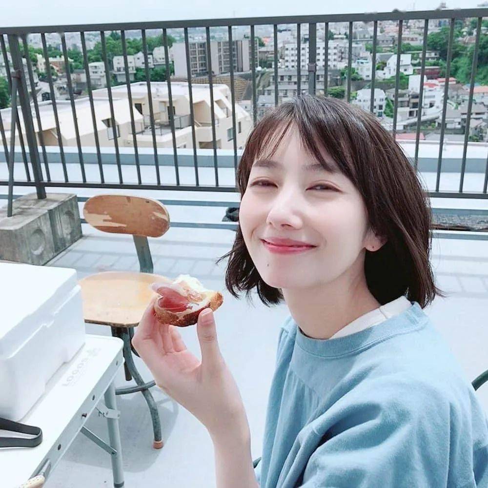 她短发真的太太太好看了清冷气质太吸引人