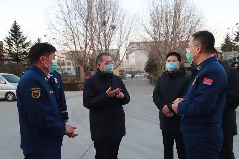 秦皇岛市市长丁伟常务副市长李杰刚春节前夕亲切看望慰问一线消防救援