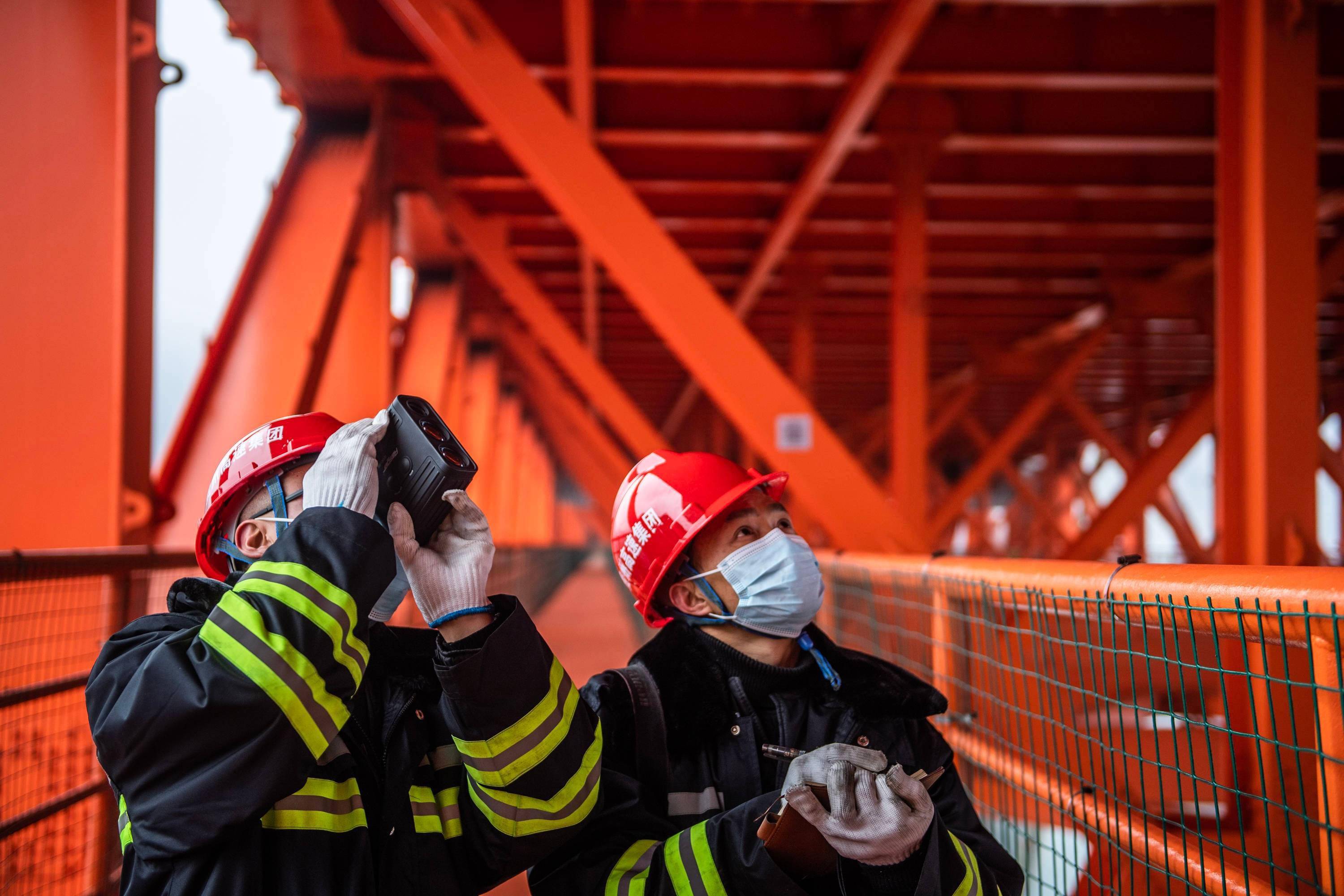 走近世界最高桥梁的守护者