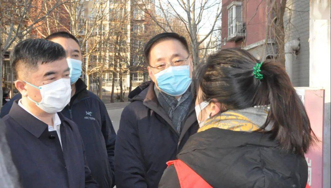 随后,赵晋进等领导来到唐山市汇丰炼焦制气有限公司,就生产经营,疫情