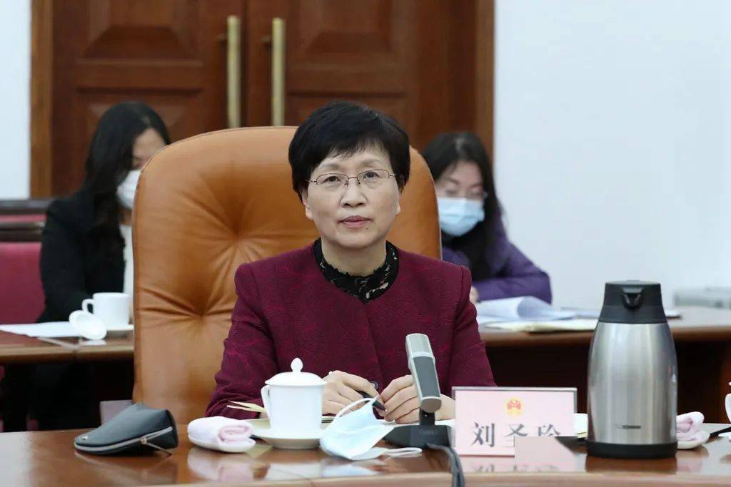 市人大常委会副主任张锡君,邹川宁,张大勇,刘圣珍,秘书长华玉松出席