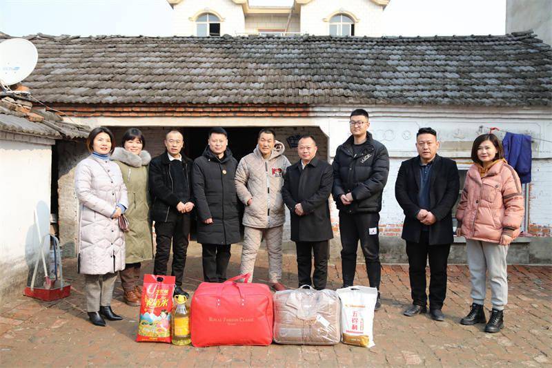 颍州区雨露公益协会携手爱心企业开展新春走基层"暖冬行动"_慰问_三塔