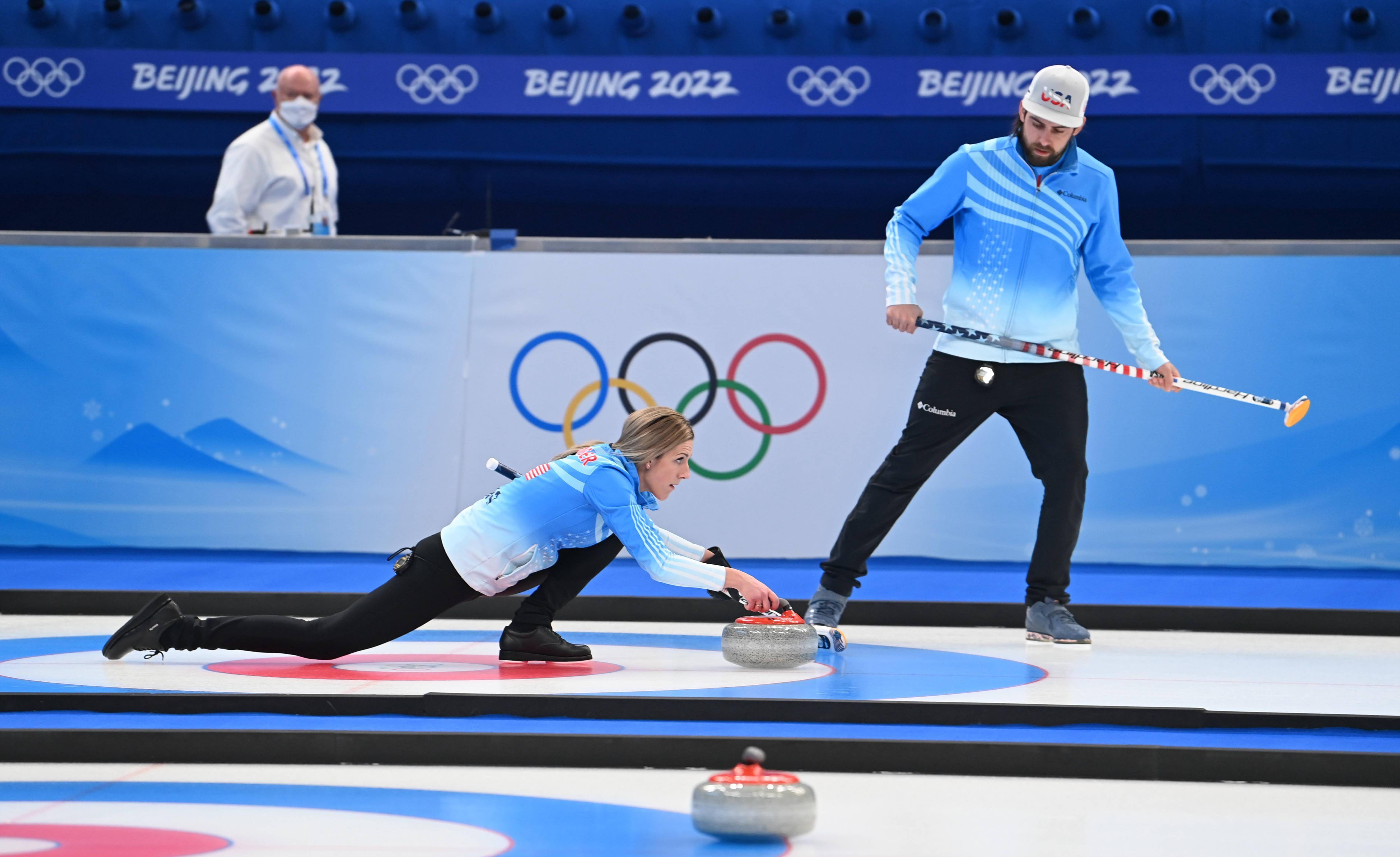 冬奥会比赛照片冰壶图片