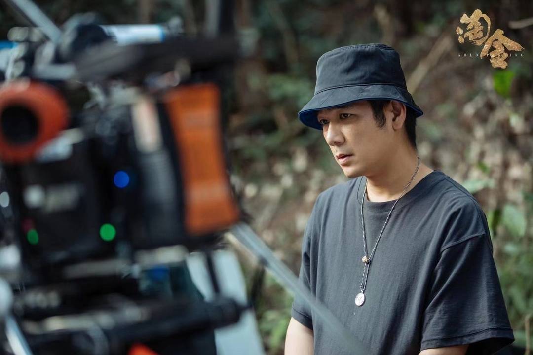 人性|导演蒋卓原:《淘金》像寓言,想带来关于人性的思考 | 封面会客厅