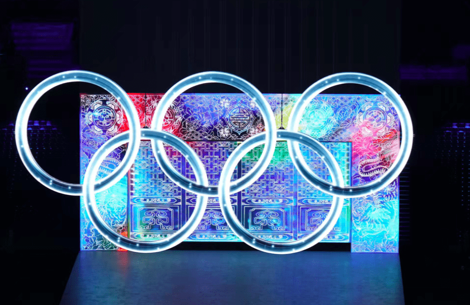 400吨“冰立方”稳稳升起，要感谢16名航天“大力士”