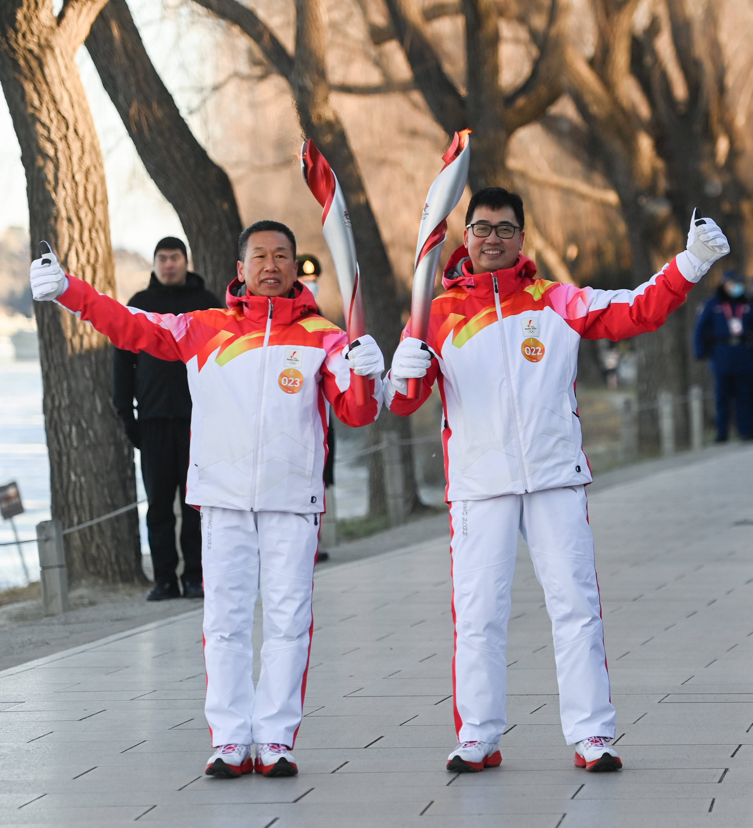 北京冬奥会火炬在颐和园传递