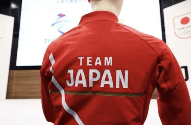 露露 冬奥会开幕式羽绒服火了!中国队安踏、加拿大露露乐蒙、 意大利阿玛尼……你中意哪一款?