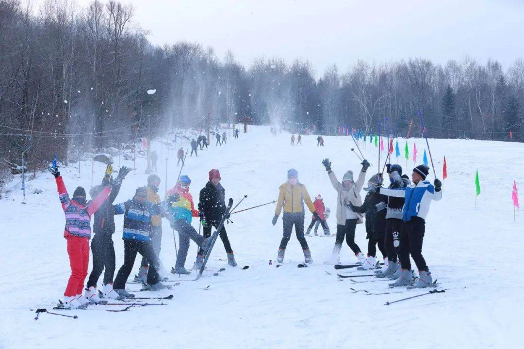 截至2月5日,春節期間滑雪主題酒店預訂量同比增長54%,冰雪,滑雪景區