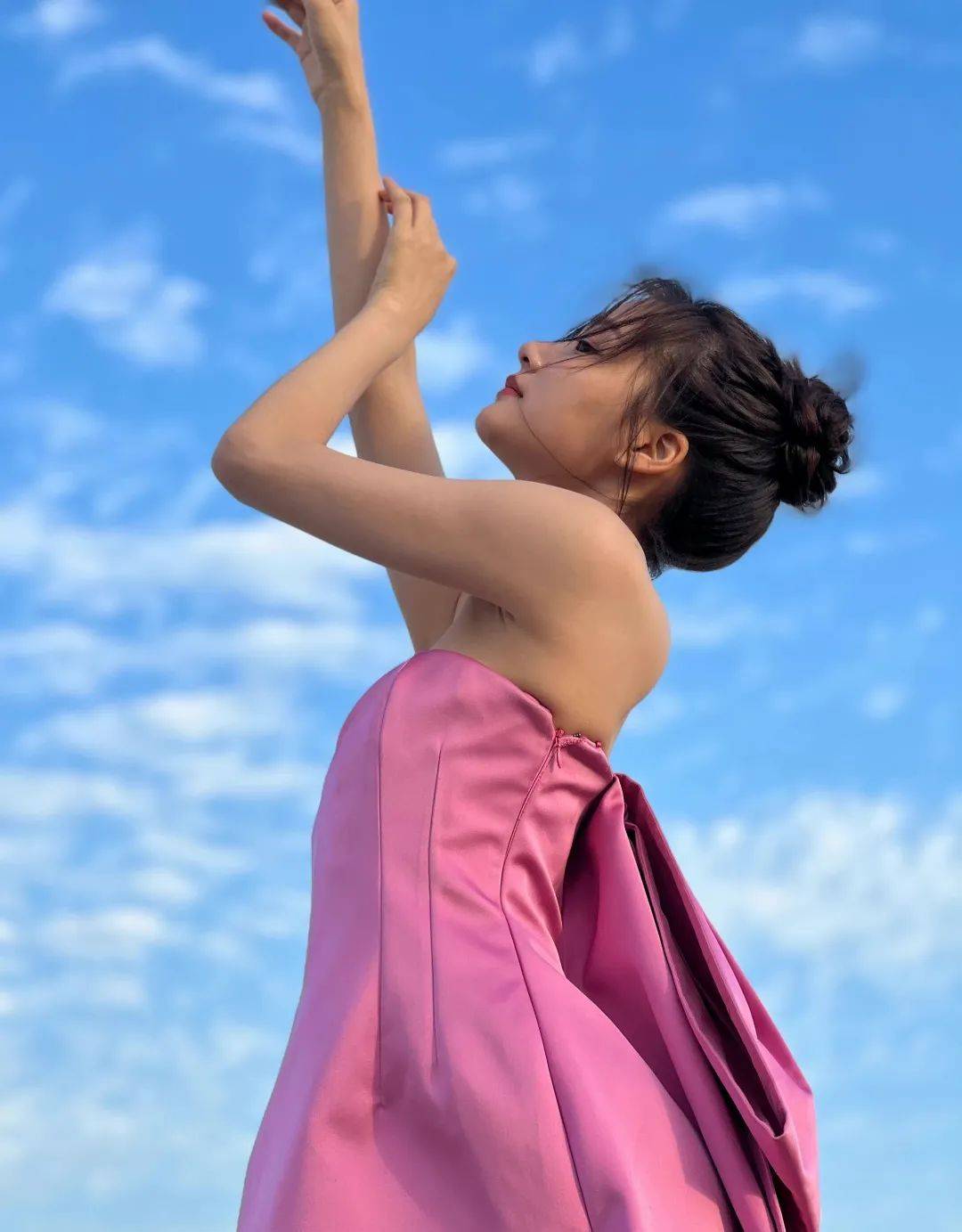 餐巾纸美女身后从没有杂乱的背景！刘令姿张子枫教你绝美柔光术
