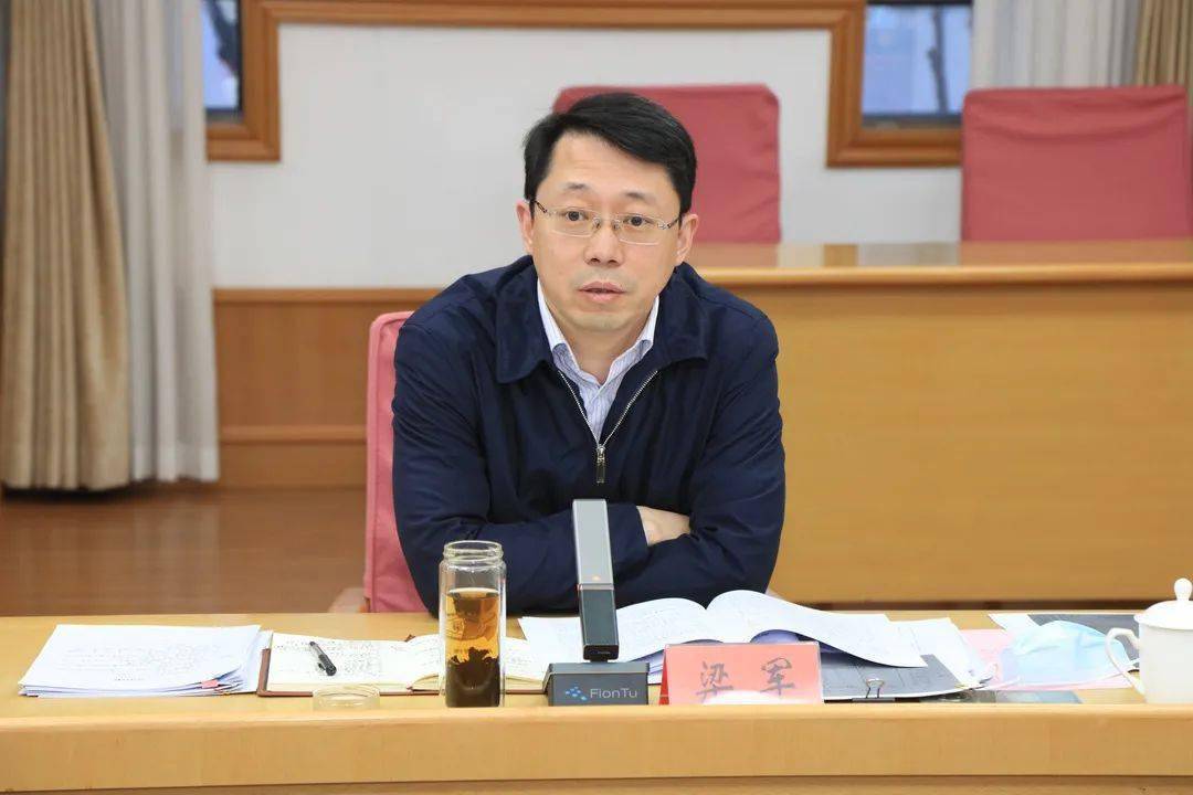 西青区委常委,副区长梁军,副区长陈力予,张建凤,庞铁强出席会议.