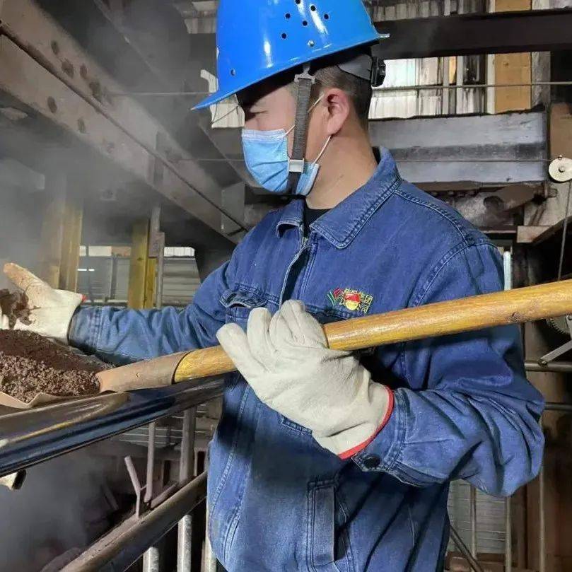 【职工风采】先锋！平凡岗位上的敬业奉献_张岩_生产_人员