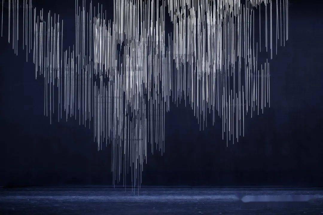 奥雷·爱马仕全新餐瓷以金黄色点亮餐桌，奥雷·舍人事务所北美首座建筑