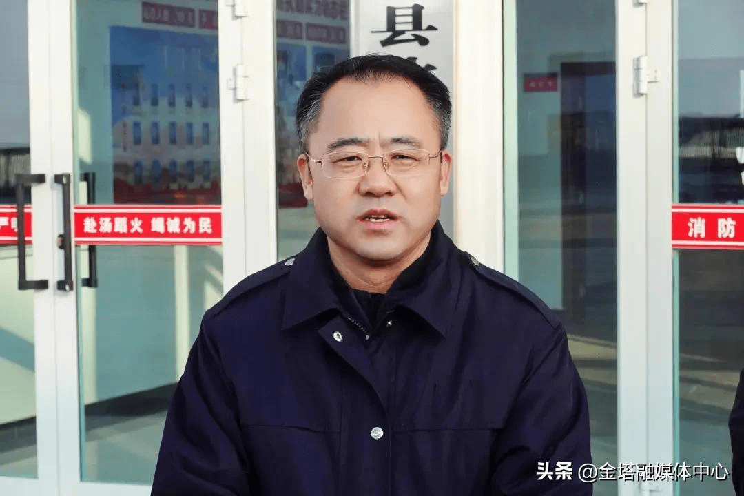 金塔县委书记李炯芳看望慰问节日期间坚守岗位的一线工作人员_检疫
