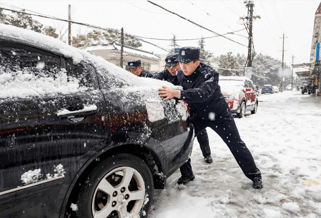最美雪景最美雪"警"_常州_红梅公园_积雪