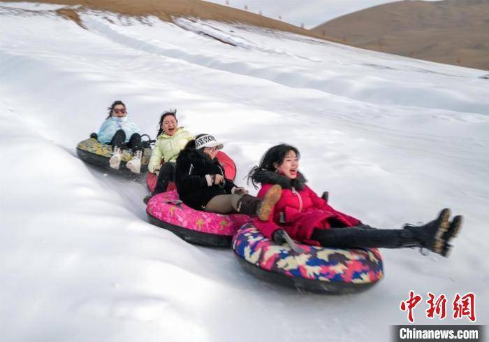 兰州|甘肃春节丝路冰雪游火热：悬臂长城滑雪场跻身十大热门景区