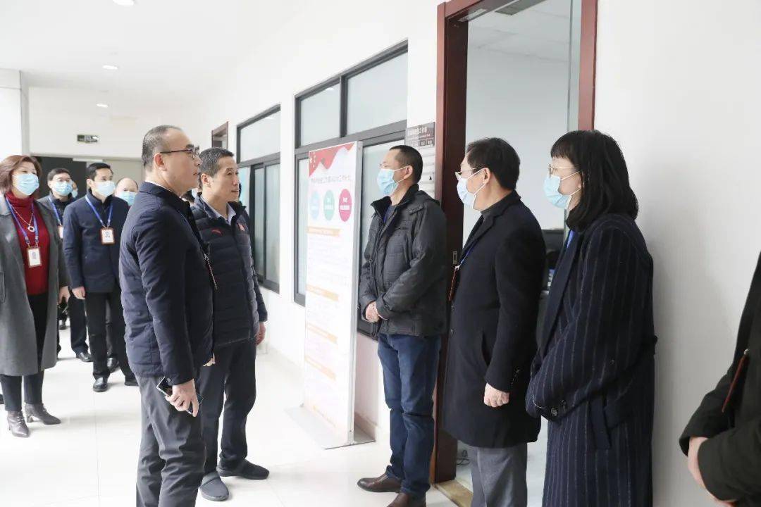 郭学斌看望慰问市总工会机关干部职工