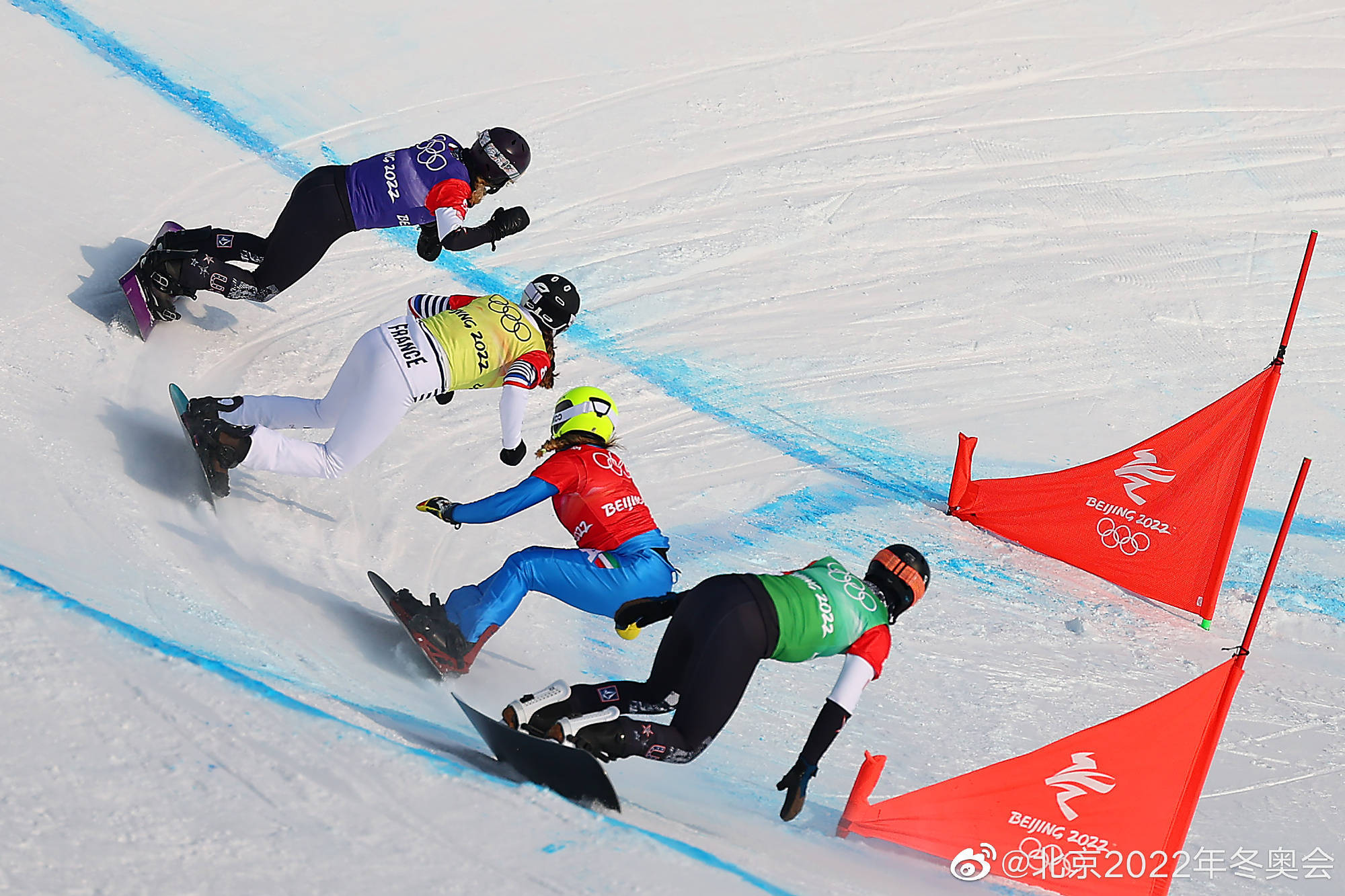 追逐赛|冬奥会单板滑雪女子障碍追逐赛结束，美国队夺得本届首金