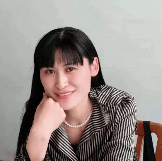 尹丽美谷爱凌的夺冠让我们国人为之振奋,自豪,看起来,她真的是别人家