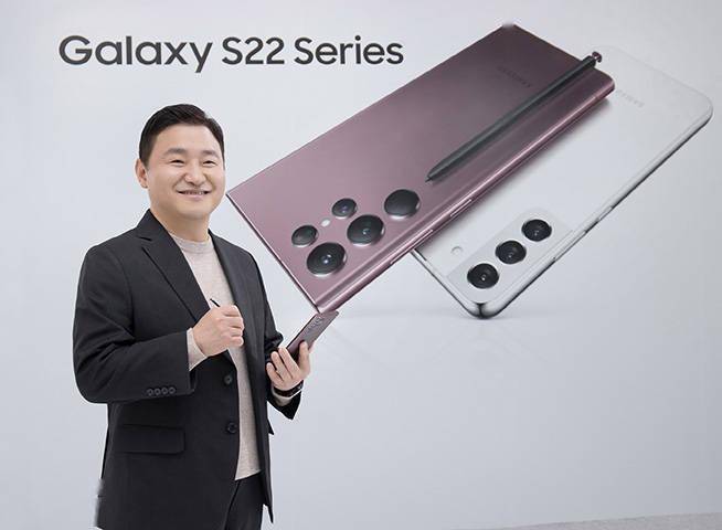 系列|三星Galaxy S22系列发布:超大杯内置S Pen,还能解锁专属色
