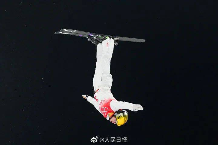 团体赛|创造历史！中国空中技巧“王牌之师”夺得混合团体赛亚军！