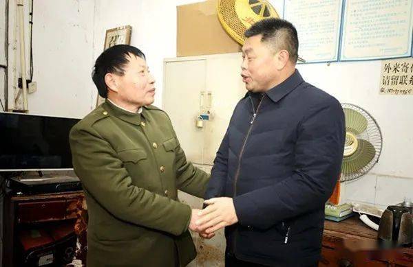 情系百姓冷暖李佑军节后深入小区走访调研