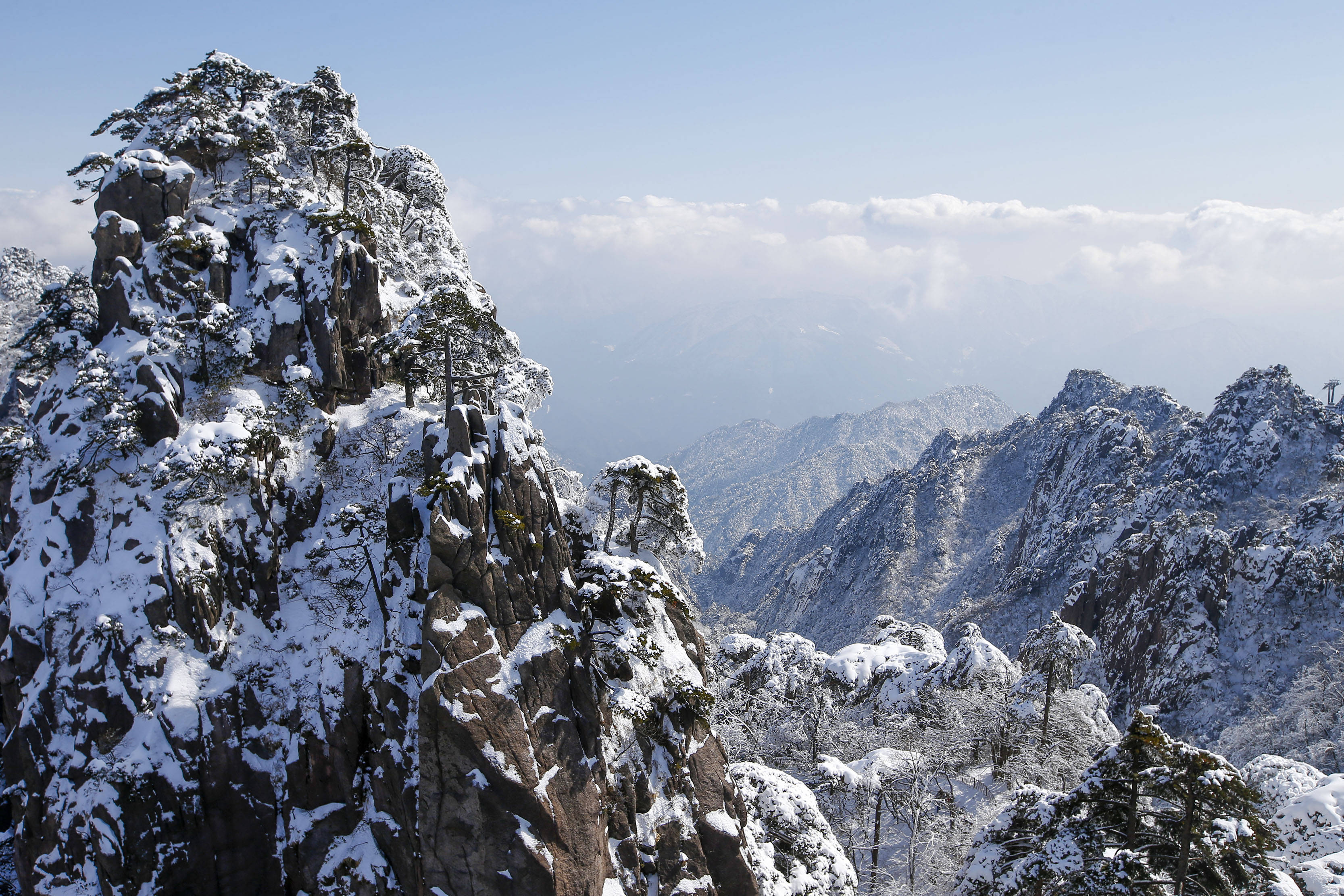 照片|安徽：雪后黄山景迷人