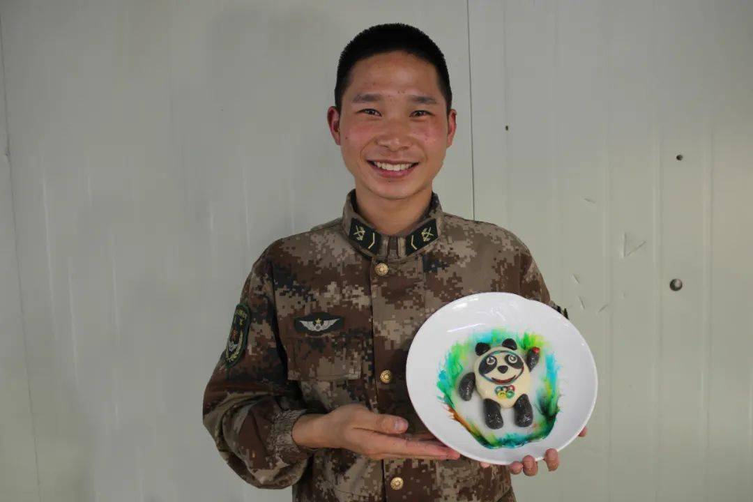 一墩难求兵哥兵姐手动实现冰墩墩自由