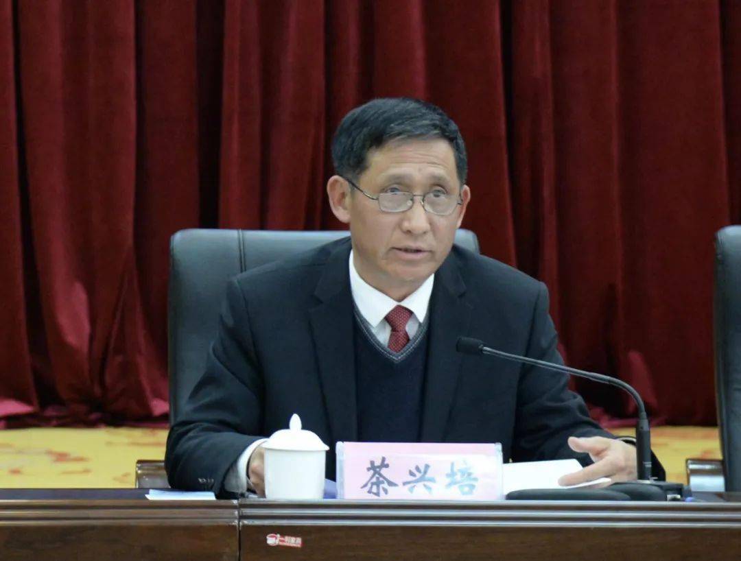 州十五届人大一次会议筹备秘书处召开工作人员会议