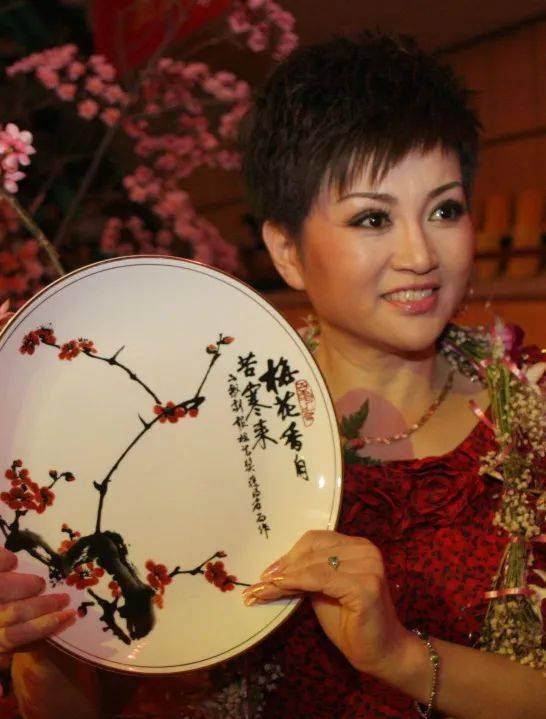 陈新琴电影《汉宫昭君》剧照2013年刘雯卉凭借豫剧《王屋山的女人》