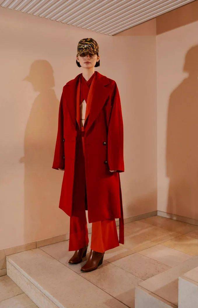 色彩2022早秋女装流行色T台分析