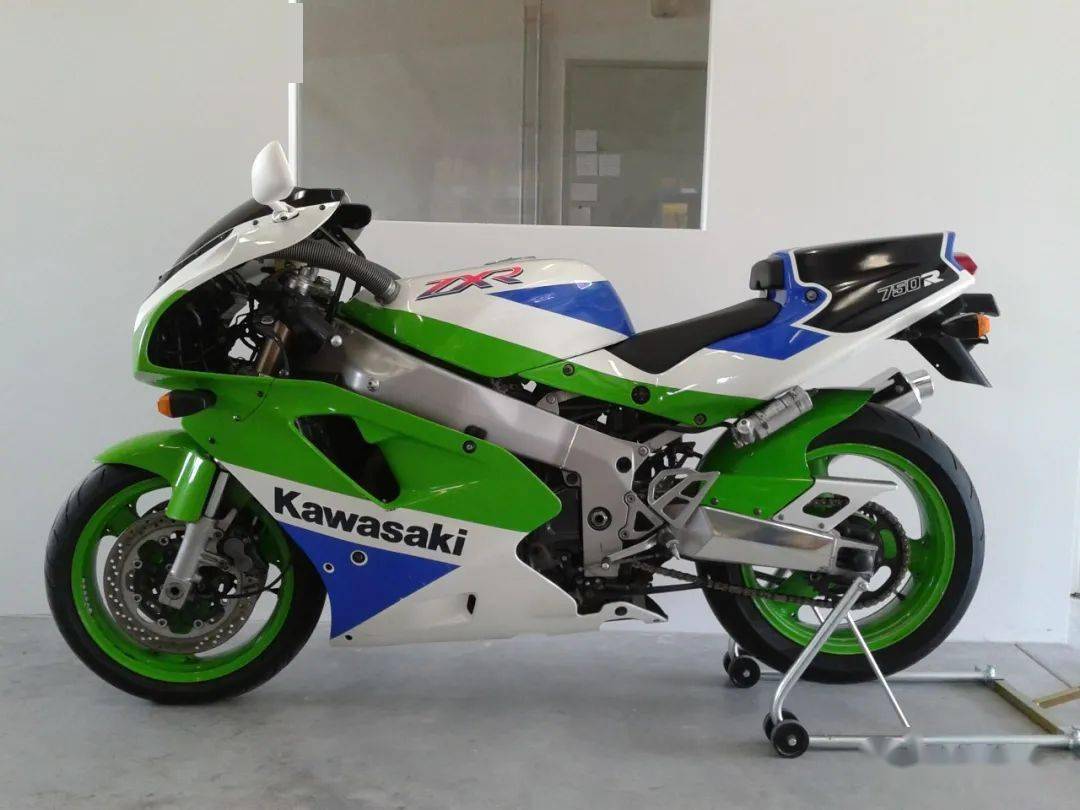 1992年产全新kawasakizxr750r出现在拍卖网站