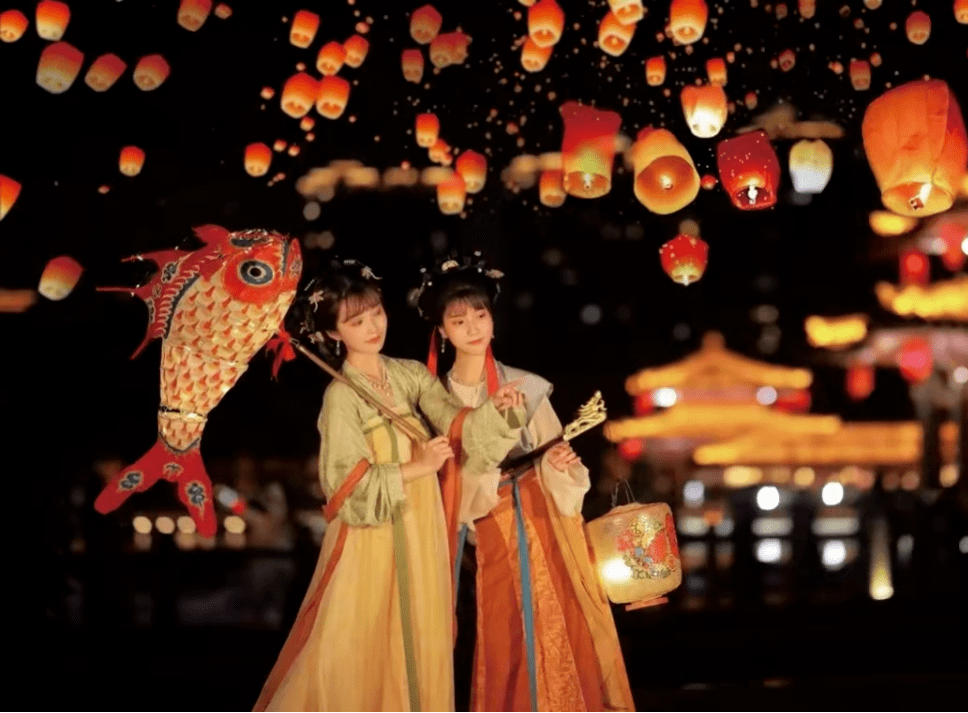 如果可以穿越汉服花灯巡游
