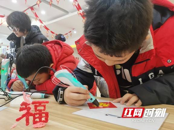 小孩子|长沙东岸街道：体验3D打印冰墩墩 千灯望福闹佳节