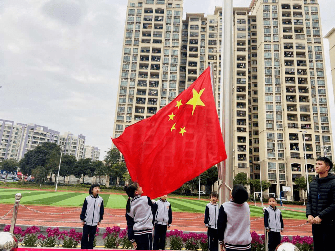 新書本好好學習,天天向上開學第一天坦洲中學,坦洲實驗中學的學生們帶