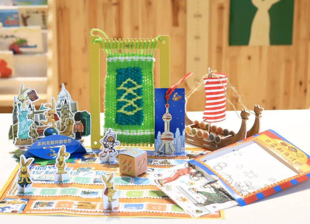 小朋友|【童书】无法出门，也可以带孩子看看世界的样子，还有小兔陪伴~