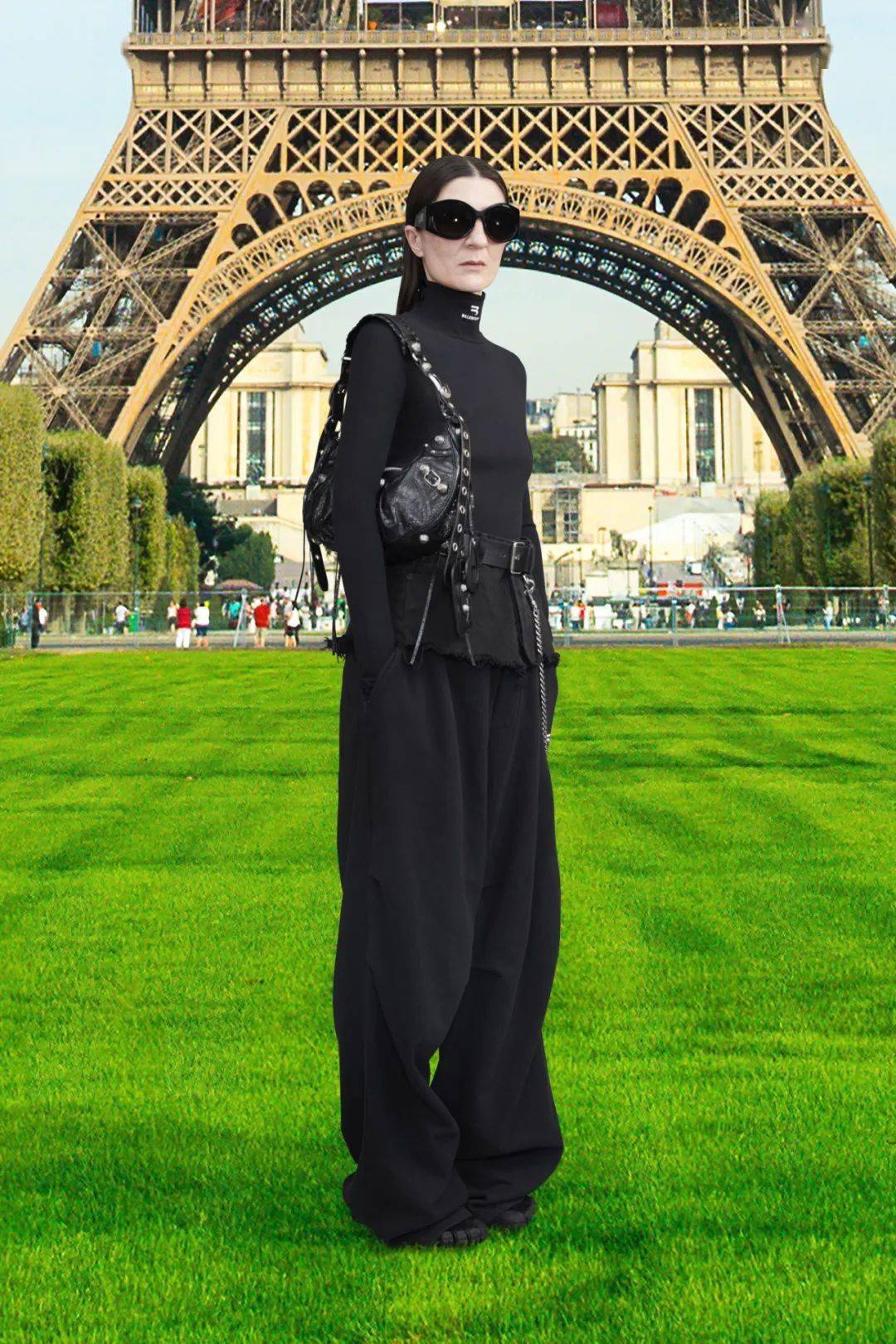 机车「机车包」全新升级，Balenciaga 正在打造新一代 It Bag