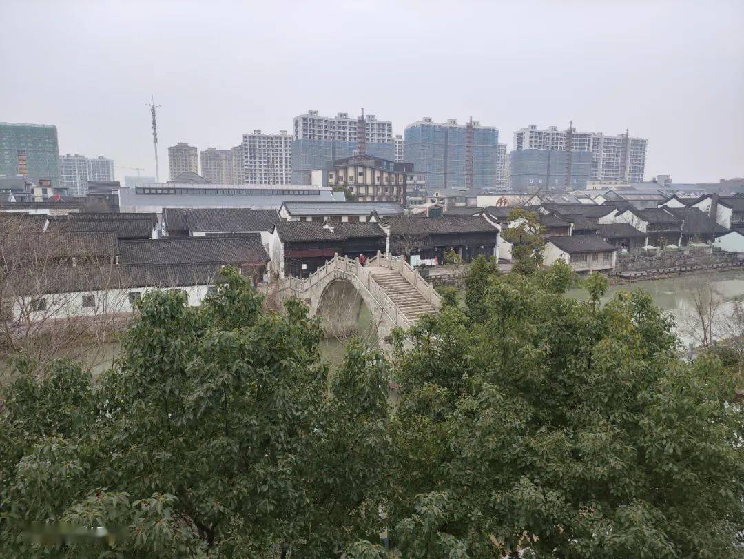 3299元的红米K50电竞版，又要焊死旗舰机的大门了？