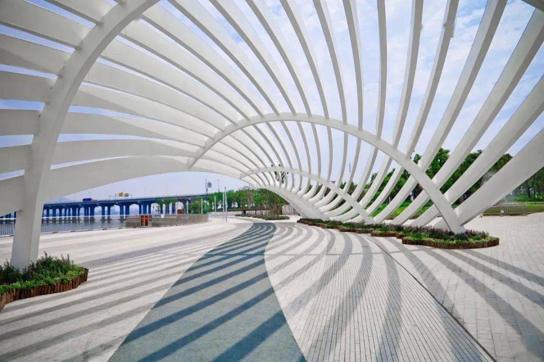 宝安滨海廊桥造价图片